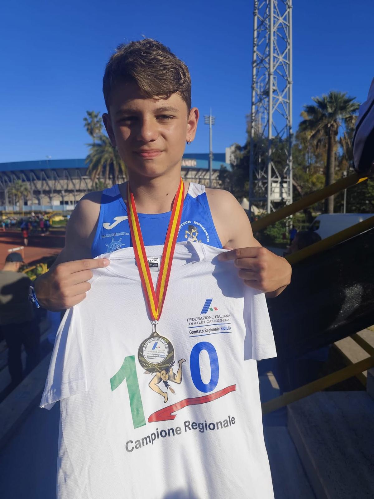 Giosuè Piacentino è Campione Regionale, lo studente del plesso Civello di Aspra brilla sul podio nei 60 metri piani